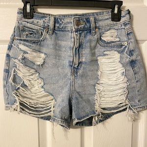 American Eagle light wash ripped mom jean shorts- Size 0